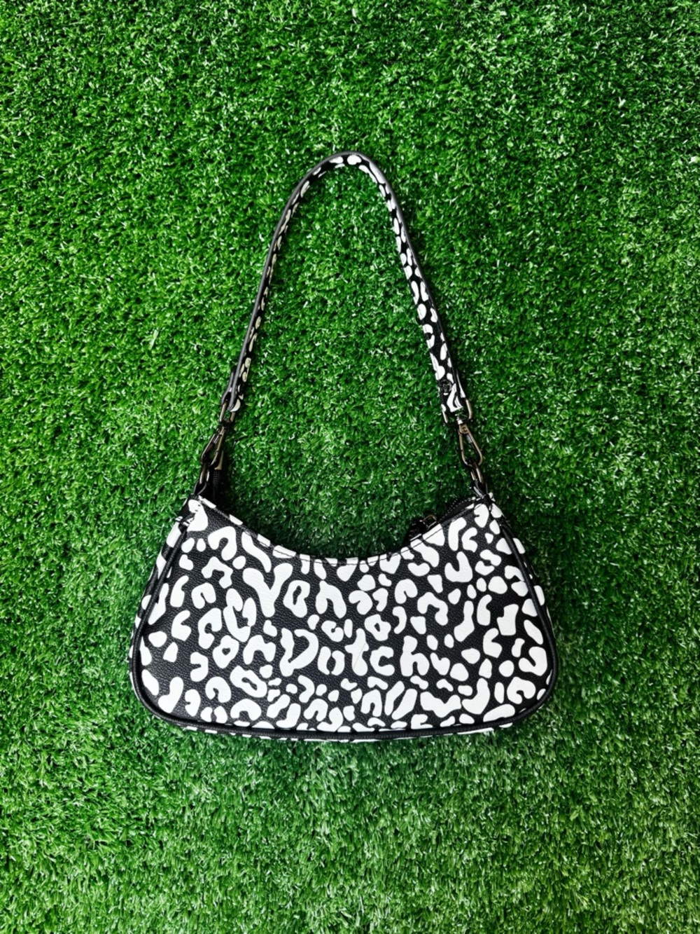 Von Dutch Black & White Leopard Print Shoulder Bag - Picture 2 of 5
